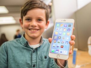 teens-get-their-first-smartphone-when-theyre-11