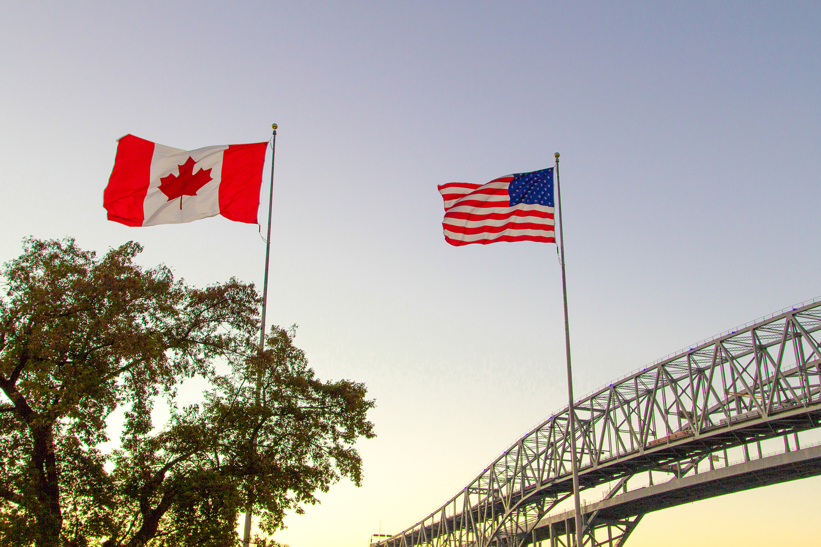 Государственная граница канады. Мосты Канады. Жизнь в Канаде. Канада открывает границы. Граница США И Канады.